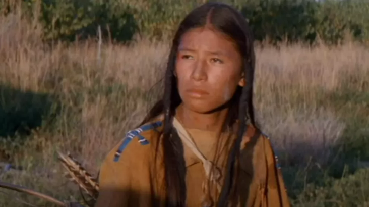 Een still uit ‘Dances with Wolves’. Nathan Lee Chasing His Horse werd in 1990 bekend als het jonge Sioux-stamlid Smiles a Lot in de succesfilm.