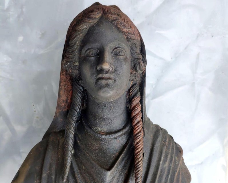 Spaans pijn doen Ouderling Italianen ontdekken unieke bronzen beelden uit de antieke oudheid | Het  Nieuwsblad Mobile