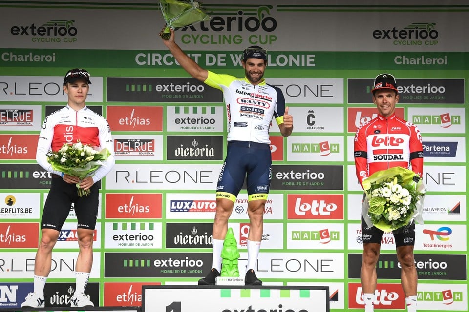 Het podium met vooral een luid applaus voor Gilbert