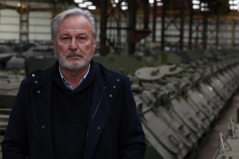 Freddy Versluys heeft zo’n 50 Leopard 1-tanks staan in zijn loods in Doornik.