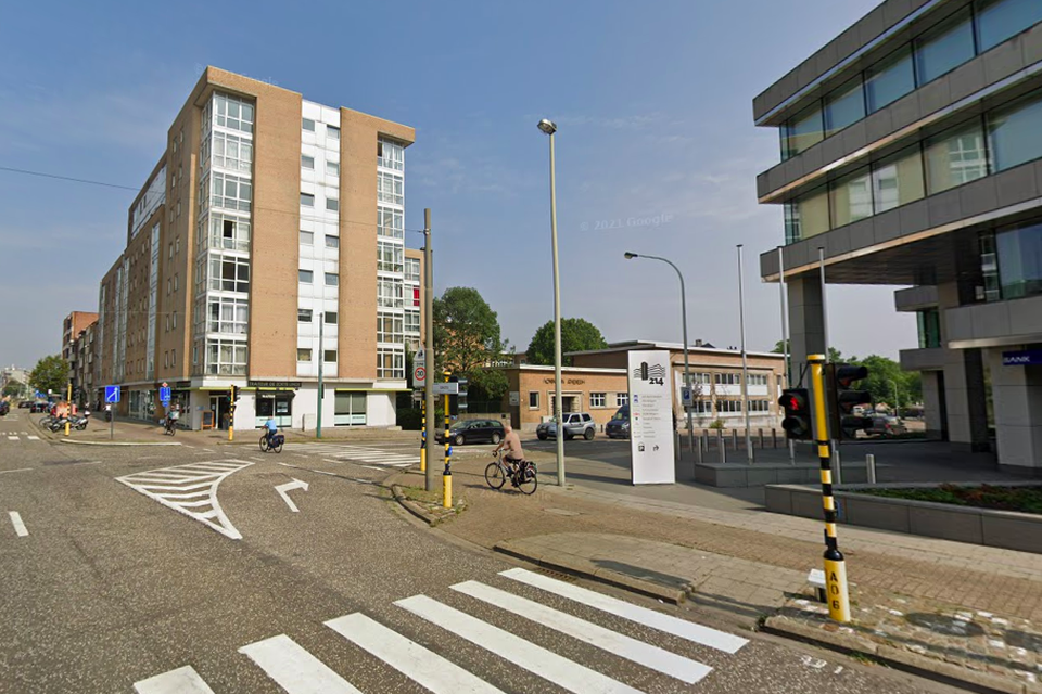 Het kruispunt Grotesteenweg-Uitbreidingstraat