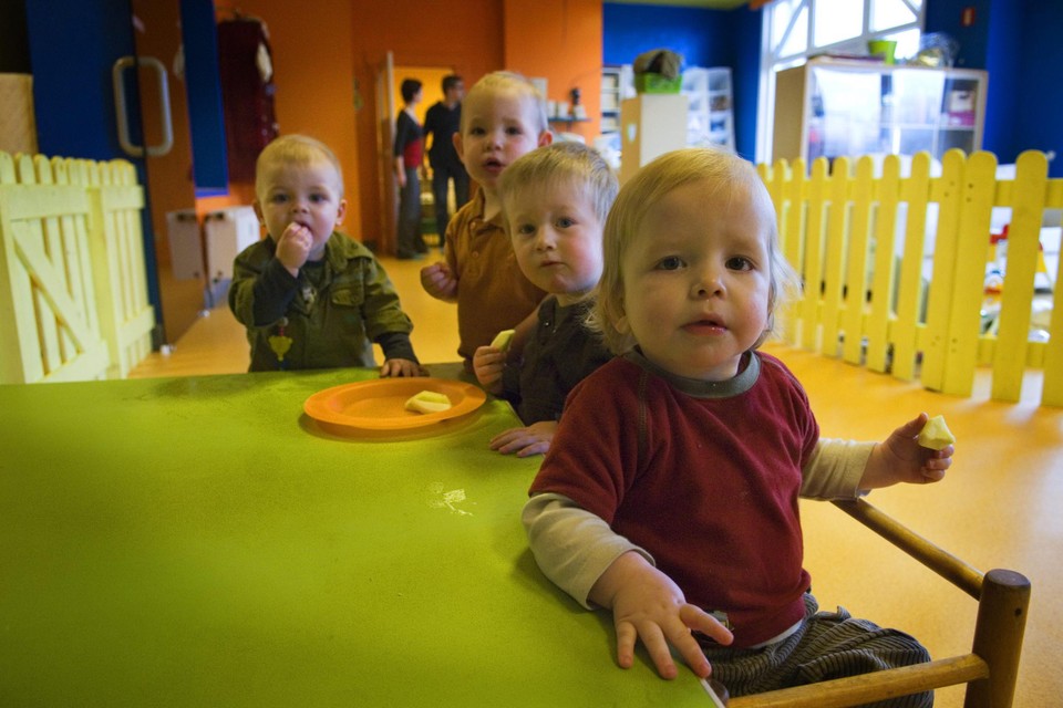In crèches van Stad Gent staat ’s ochtends soms een begeleider alleen voor zestien kinderen. (archiefbeeld) 
