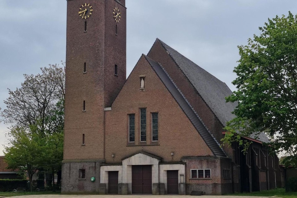 De Sint-Barbarakerk van Rieme is midden jaren 50 heropgebouwd en in 2014 ontwijd.