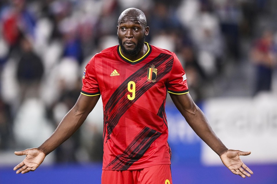Lukaku moest afhaken met overbelaste spieren tegen Italië, maar verscheen weer op training bij Chelsea.