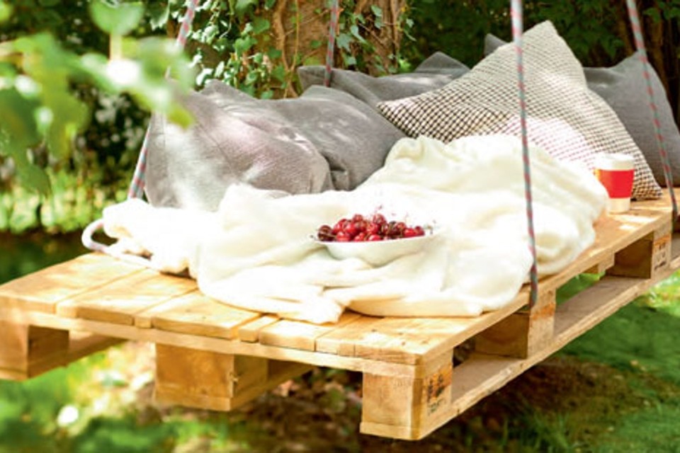 Zo maak je een hippe tuinbank met palletten | Het Nieuwsblad Mobile