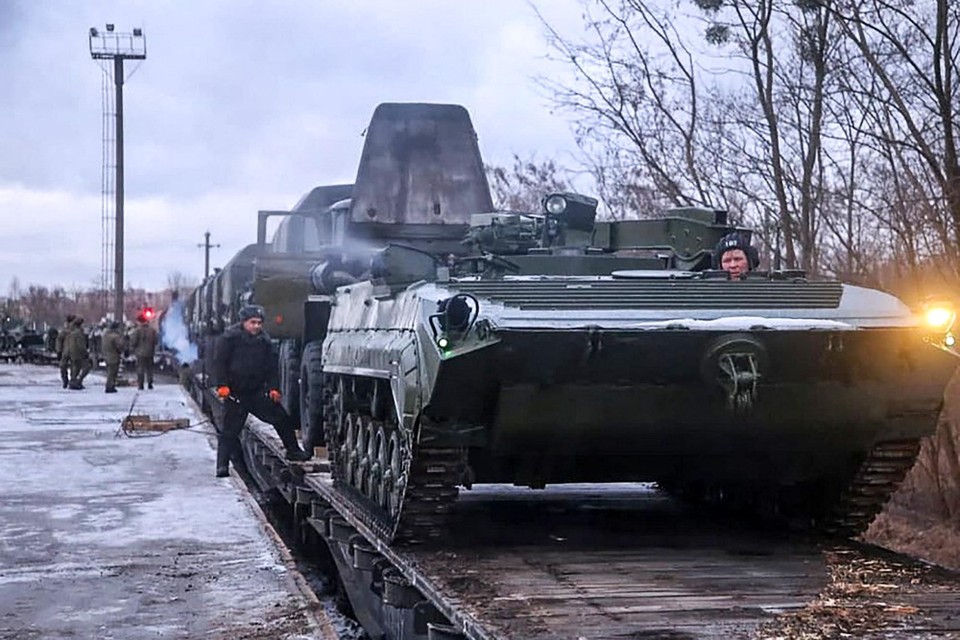 Russisch legermaterieel komt aan in Wit-Rusland 