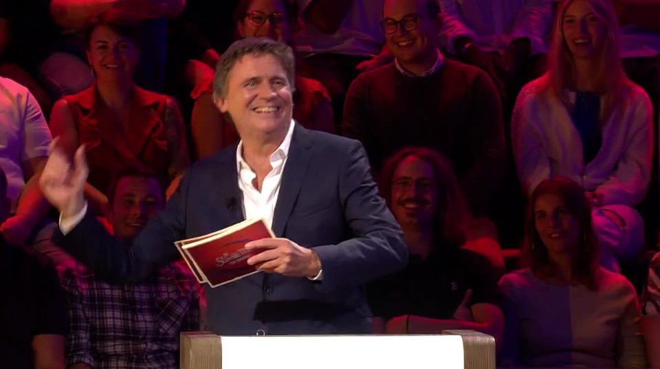 Erik Van Looy haalt zijn beste dansmoves boven.