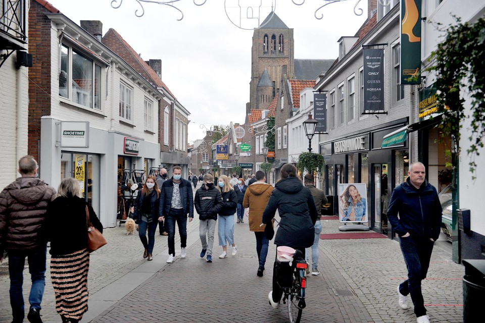 In de winkelstraten in  het Nederlandse Sluis kwamen op Wapenstilstand behoorlijk wat Vlamingen inkopen doen. 
