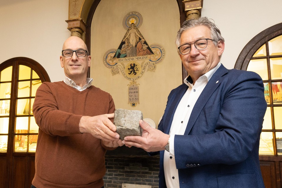 On Wednesday, the lodge gave the Kassei symbolically back to the city.
