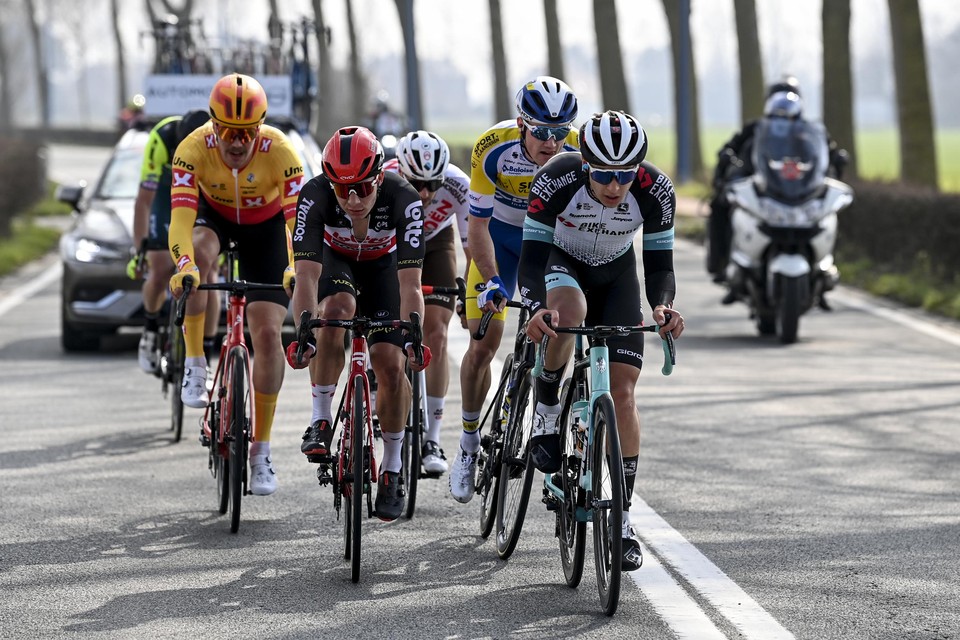 Ruben Apers (achteraan rechts): “Mijn Hongaarse conditie kan me in de Ronde van Limburg profijt opleveren.” 