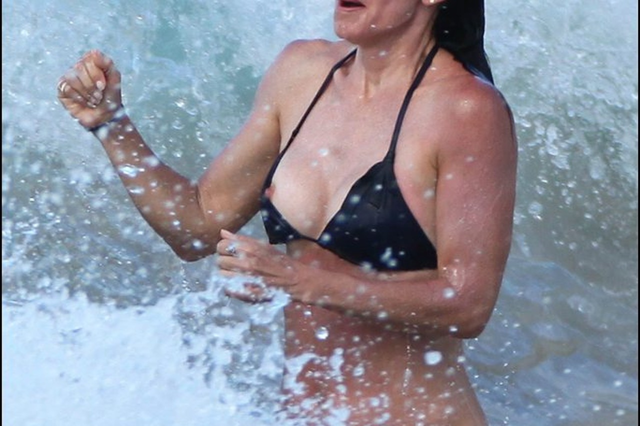 Courteney Cox heeft nipple slip | Het Nieuwsblad Mobile