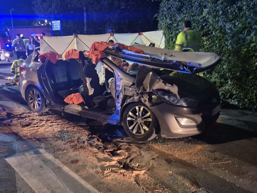The Honda-passenger car had to be completely dismantled to free the lady.