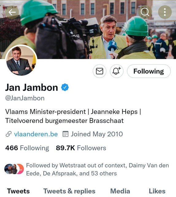 In de bio van Jambon op Twitter stond namelijk “Jeanneke Heps”, wat toegevoegd werd door de hackers 