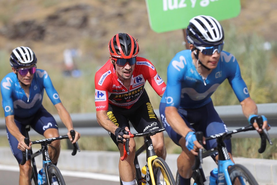 Primoz Roglic in de tang van het Mov