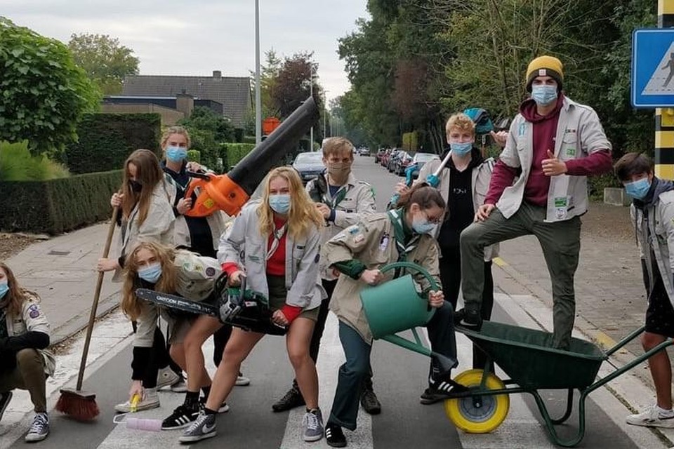 Om toch wat extra geld in het laatje te brengen, bedachten ze bij Scouts en Gidsen Baden-Powell een creatieve oplossing. “Wie wil, kan onze Jin inhuren om coronaproof klusjes uit te voeren.” 