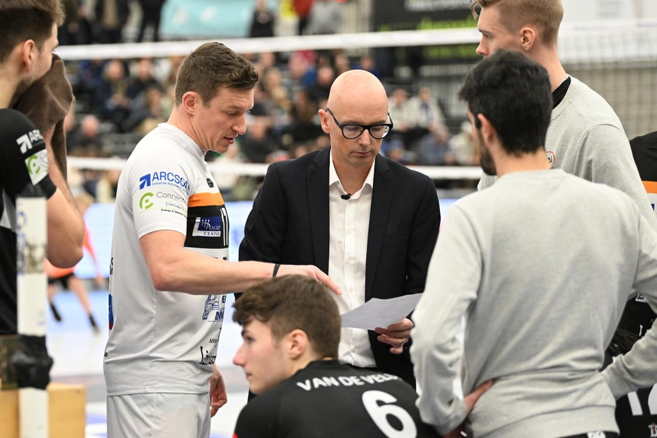 Waar Seppe Baetens (links) volgend seizoen speelt, weet hij zelf nog niet. “Ik besef dat ik niet meer van de jongste ben, maar wil nog wel enkele seizoenen volleyballen.”