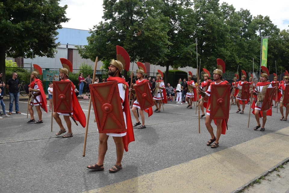 Romeinse soldaten ontbraken niet in de stoet. 