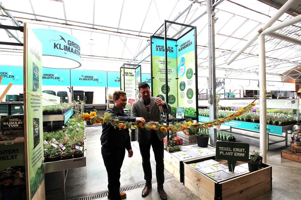 Thomas Claes en Koen Metsu openen het eerste klimaatplein van België.