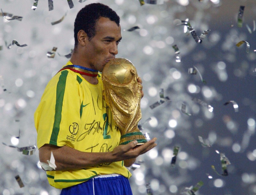 Brasil ganó el WK al vijf keer.  Op de photo: Cafu na de gewonnen finale van 2002, de laatse WK-triomf van de Goddelijke Canaries. 