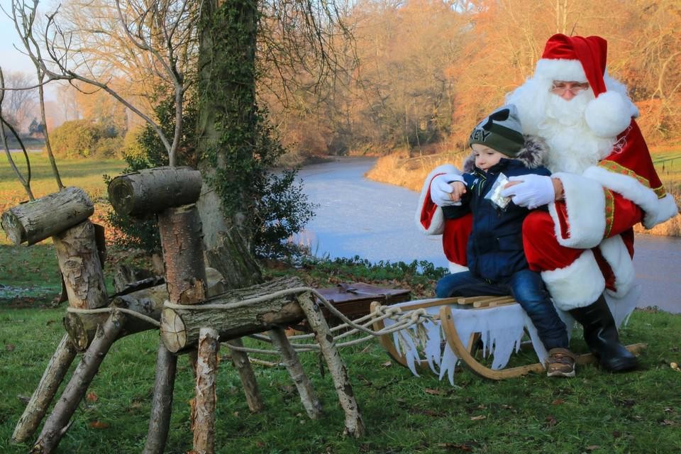 De Kerstman op zijn arrenslee.