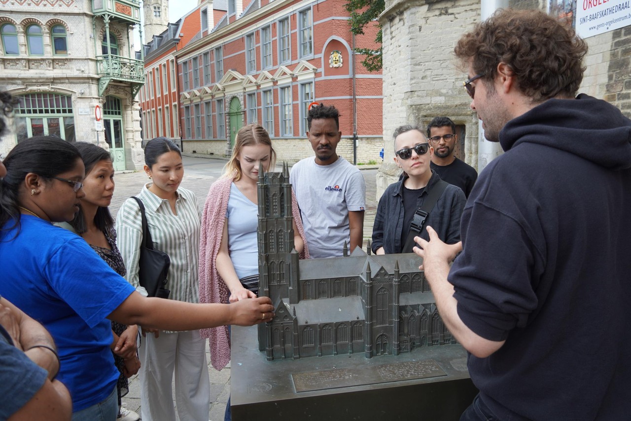 Nieuwe Gentenaars Krijgen Gratis Toeristische Rondleiding Door De Stad ...