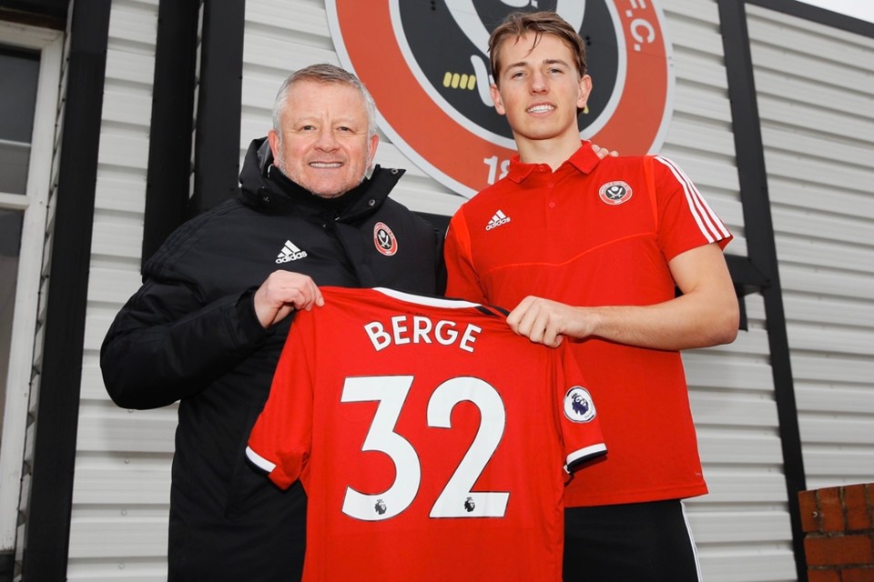 Sander Berge werd gisteren al voorgesteld bij Sheffield United, de huidige nummer acht uit de Premier League. 