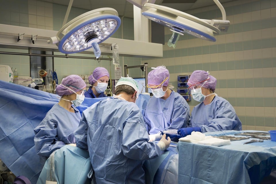 Doctors threat with « hefty response » to possible restriction of fee supplements