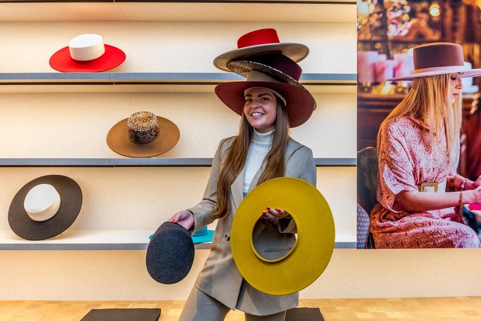 komen Bende bron Stadsfeestzaal verwelkomt zo'n 20 (!) nieuwe winkels: van een  gepersonaliseerde hoed tot sportkledij die in vijf minuten droog is  (Antwerpen) | Het Nieuwsblad Mobile