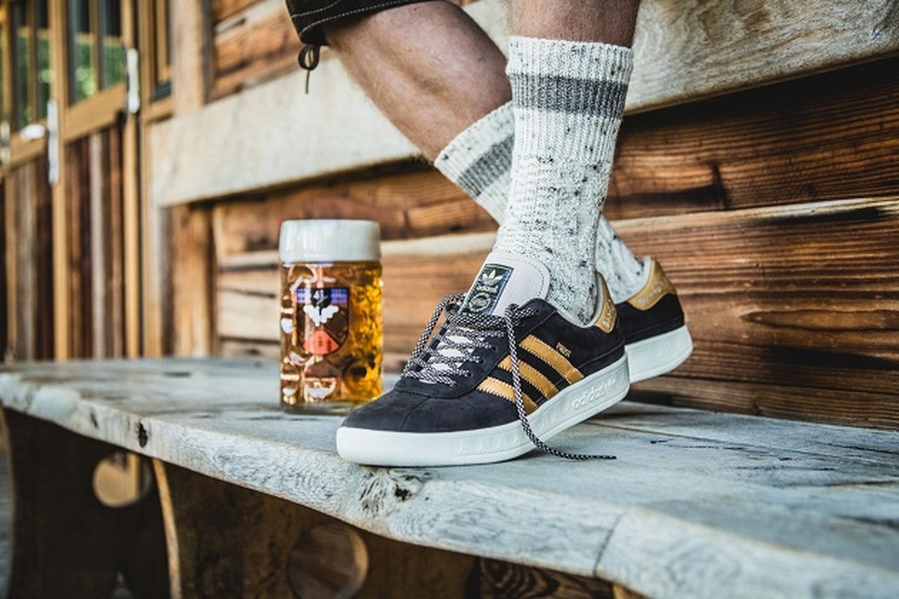 afstand Onheil Correctie Adidas maakt sneaker die bestand is tegen bier en braaksel | Het Nieuwsblad  Mobile