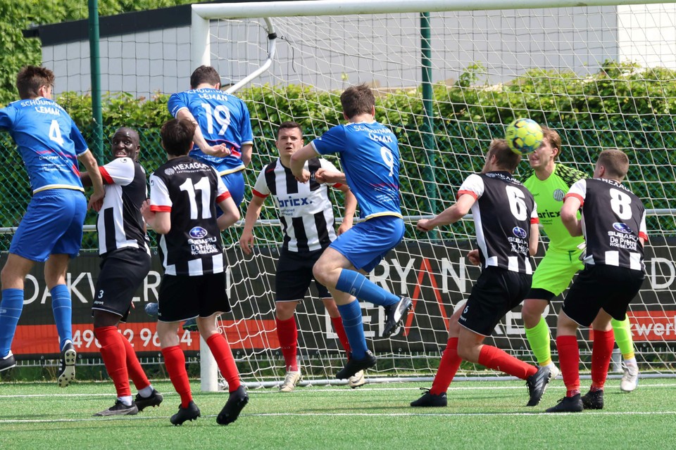 Club Roeselare ging op het veld van Beveren-Leie winnen met 2-4.