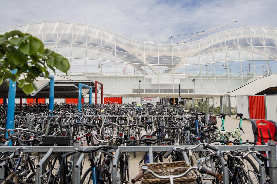 De fietsenstallingen aan het station zijn het geliefkoosde terrein van fietsendieven.