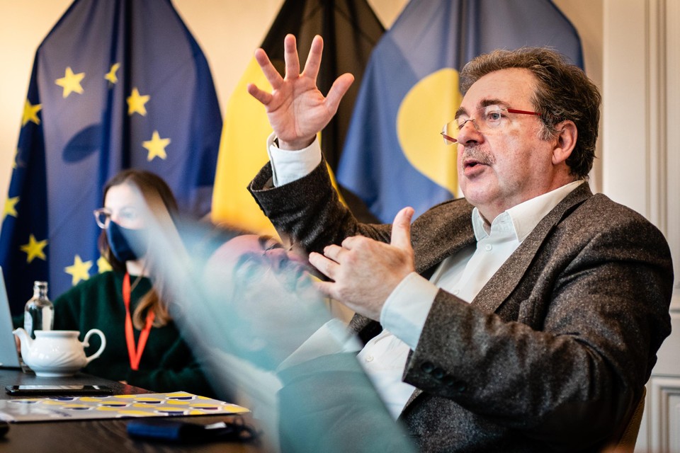 Brussels minister-president Rudi Vervoort (PS). Tijdens de eerste coronagolf was er een schrijnend gebrek aan coördinatie tussen de Brusselse bestuursniveaus en instellingen 