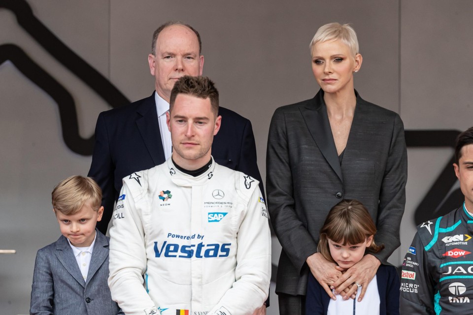 Prinses Charlène met prins Albert en haar gezin bij de Formule E-race. 