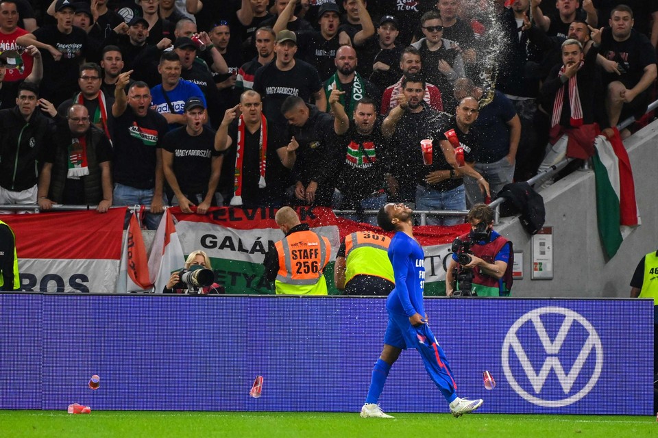 De Hongaarse fans lieten zich donderdagavond andermaal niet van hun beste kant zien.
