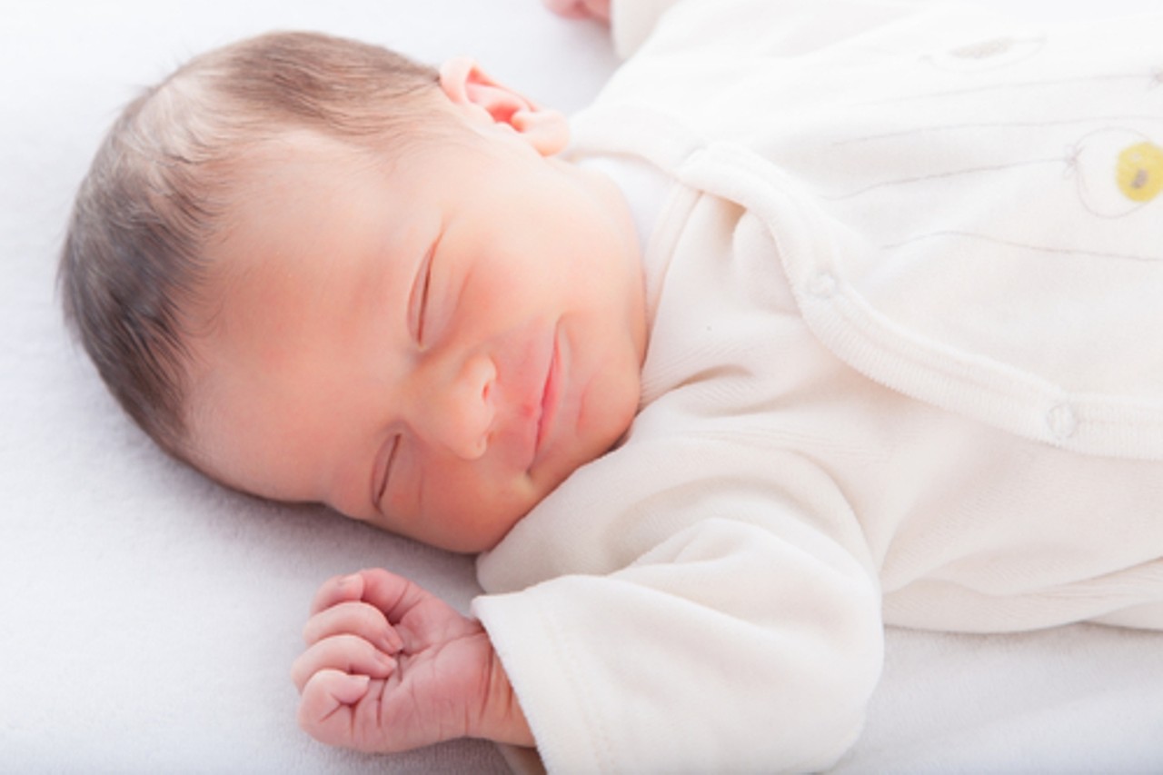 thermometer krab Slot Waarom baby's beter niet op hun zij slapen | Het Nieuwsblad Mobile