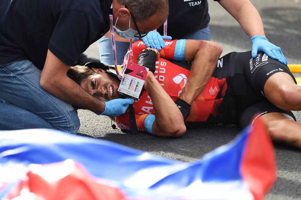Mikel Landa kwam hard ten val in de vijfde etappe van de Giro d’Italia. 