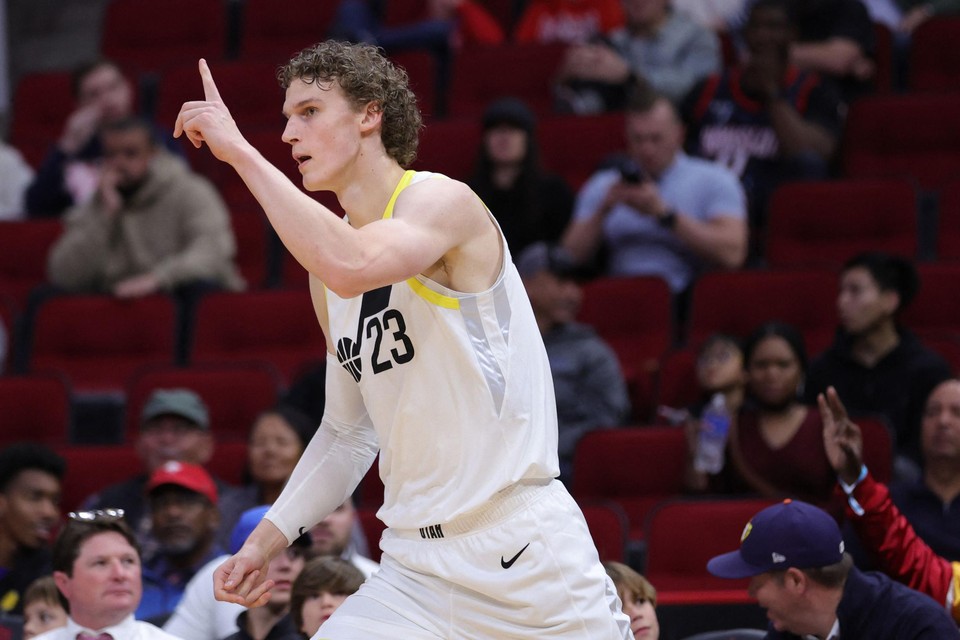 Lauri Markkanen was the big man at Utah Jazz with 49 points. 