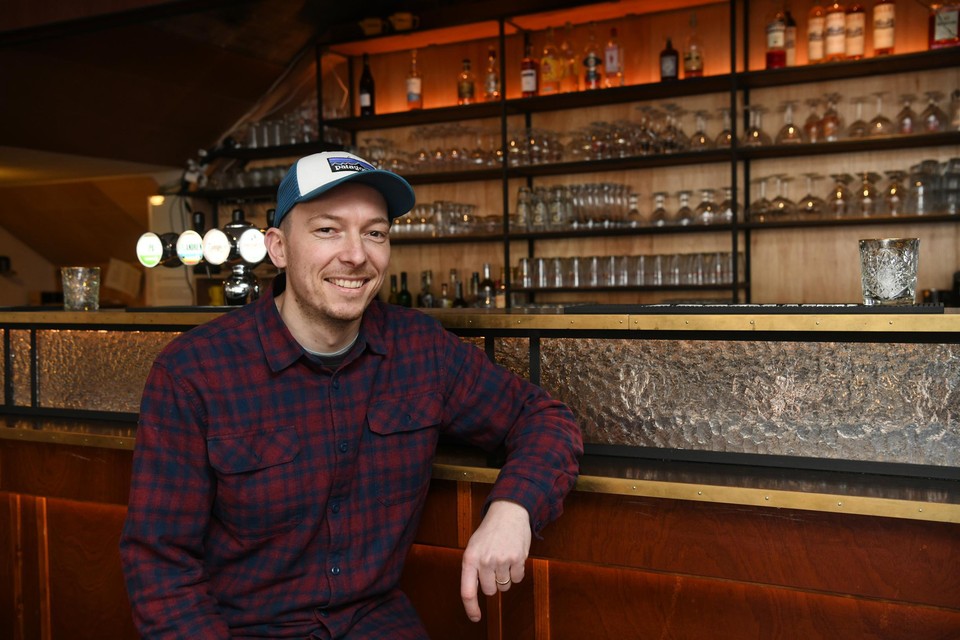 Uitbater Jelle Claes in Bar Valaar.