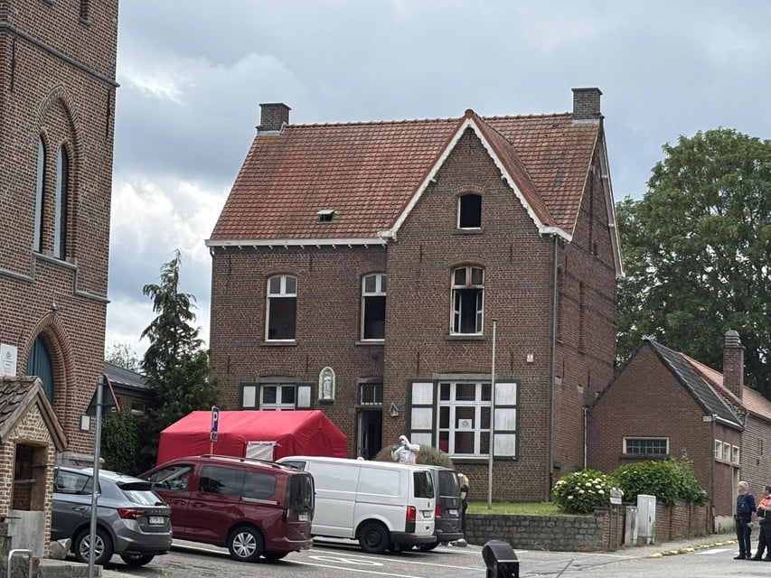 In the old rectory home next to the church of Haasrode, 16-year-old P. killed his mother and half-sister.