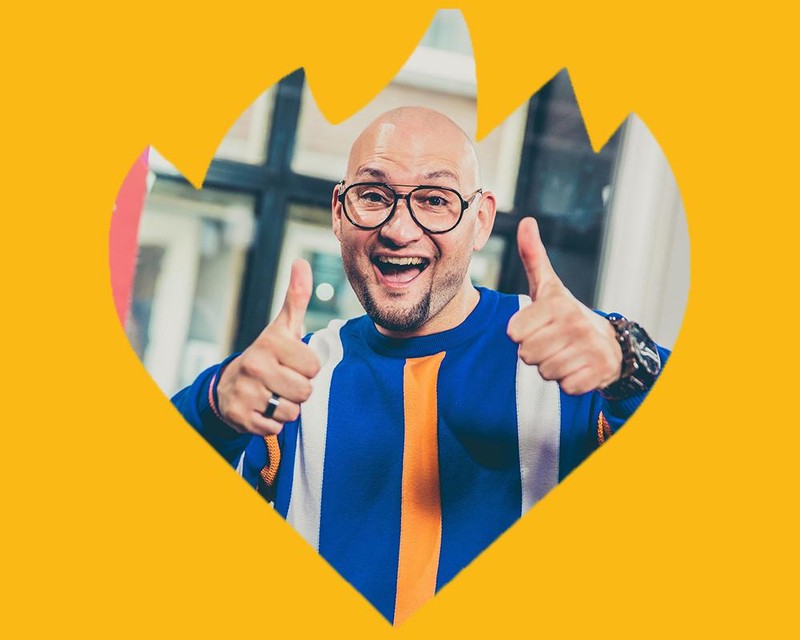 Dj Brahim trekt Vlaanderen rond in zijn mobiele silent disco.