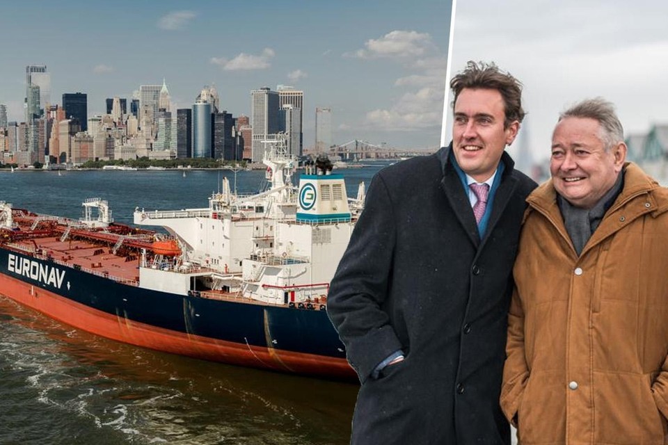 Een van de Euronav-tankers op weg naar de haven van New York; Alexander Saverys met zijn vader Marc. .  