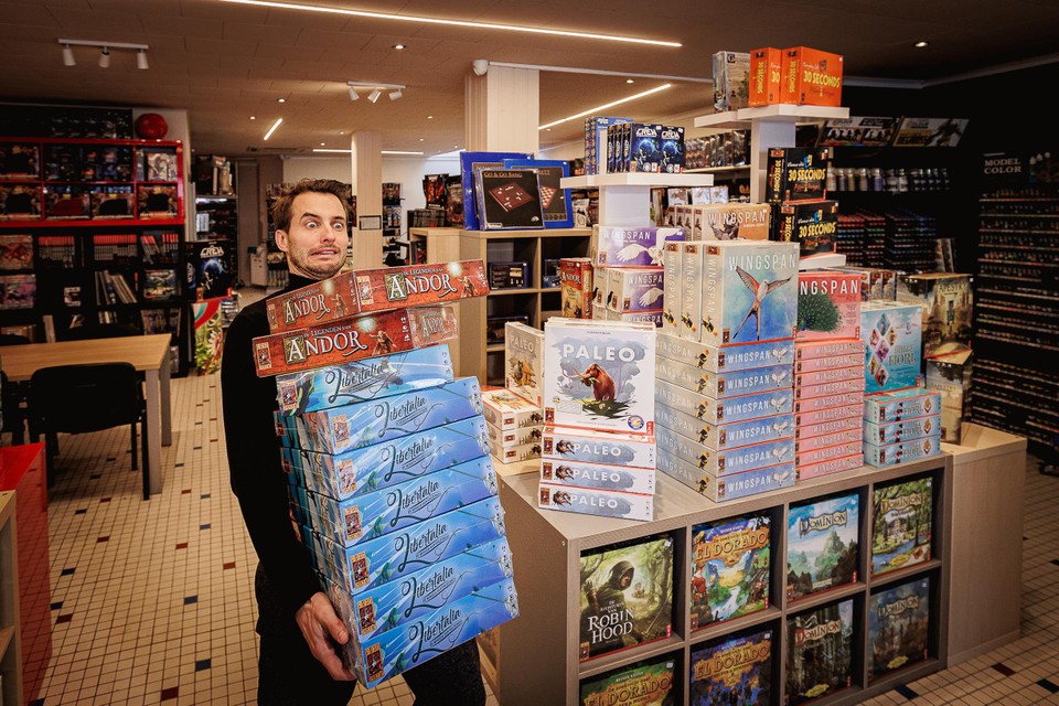 rechter Speels effect Vaste klant Jonathan neemt bordspellenwinkel De Spelfanaat over: “Deze zaak  mocht absoluut niet verdwijnen” (Mechelen) | Het Nieuwsblad Mobile