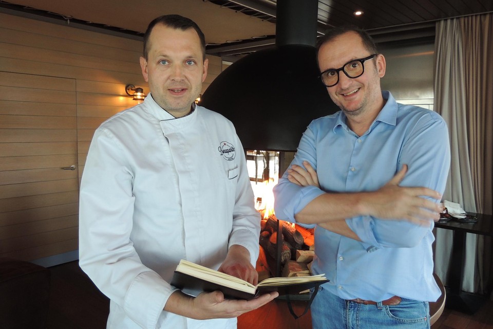Chef Pavel Khomtchenko (links) runt voortaan keuken restaurant Galjoen en daar is zaakvoerder Arne Dooghe blij om.