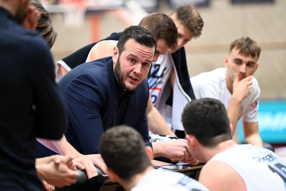 Coach Raymond Westphalen faces two crucial matches with Limburg United. 