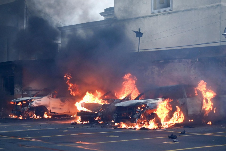 Auto’s werden in brand gestoken.