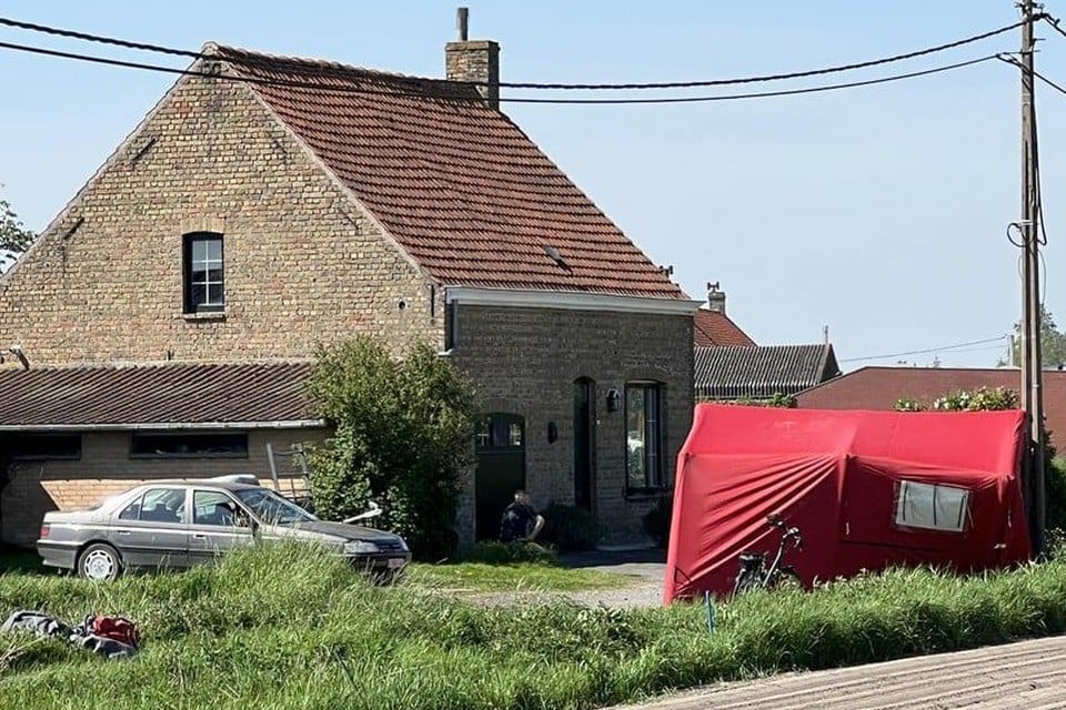 Paul (82) dies in the accident after he drives off his driveway with electric bicycle: « He was hit by local resident » (Alveringem)