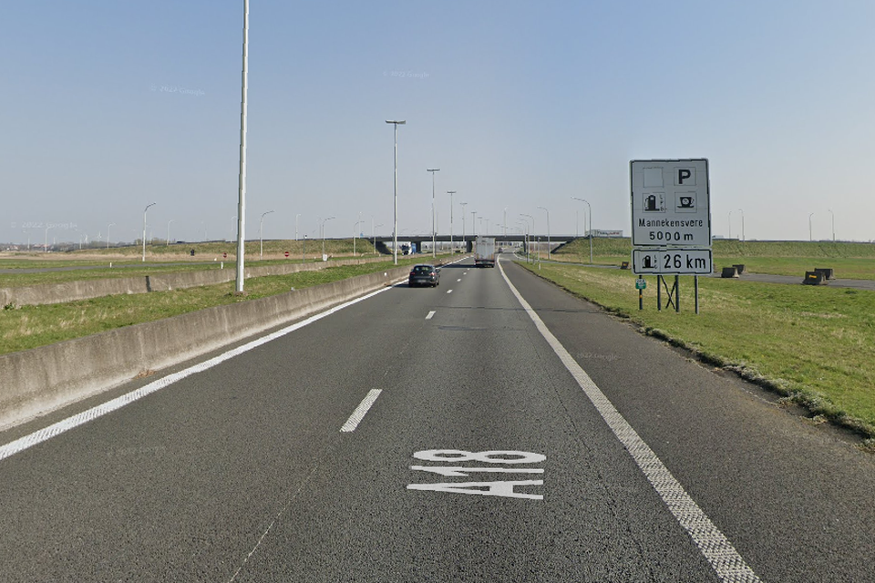 Het incident gebeurde op de pechstrook langs de E40, ter hoogte van Nieuwpoort. 
