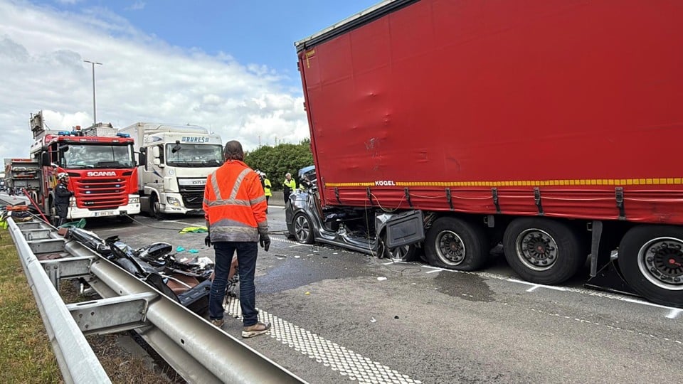 Heavy accident on A12 in Ekeren