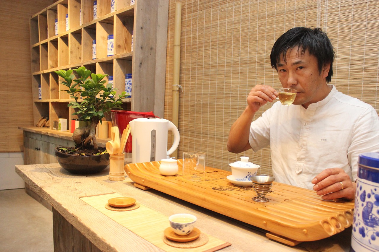 hartstochtelijk satelliet baard Biochi serveert meer dan 50 soorten Chinese thee (Sint-Niklaas) | Het  Nieuwsblad Mobile