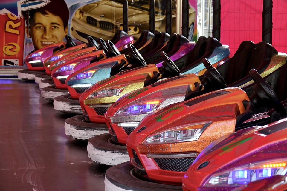 De kermis zal plaatsvinden op de parking van de feestzaal in Brussegem.